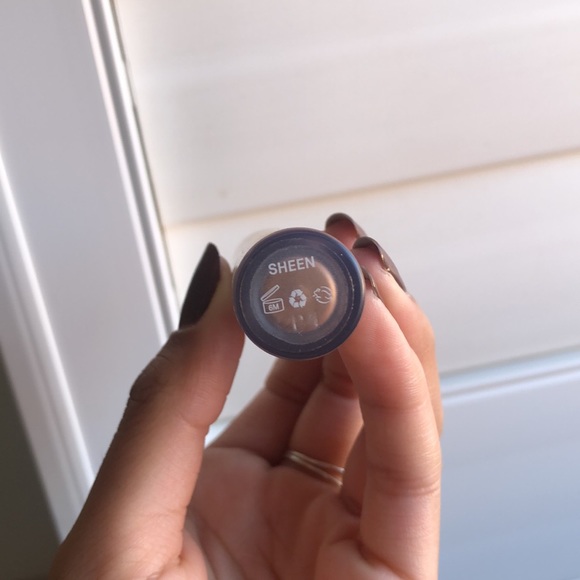 2 for $40 - ILIA - Liquid Powder Eyeshadow - Picture 2 of 3